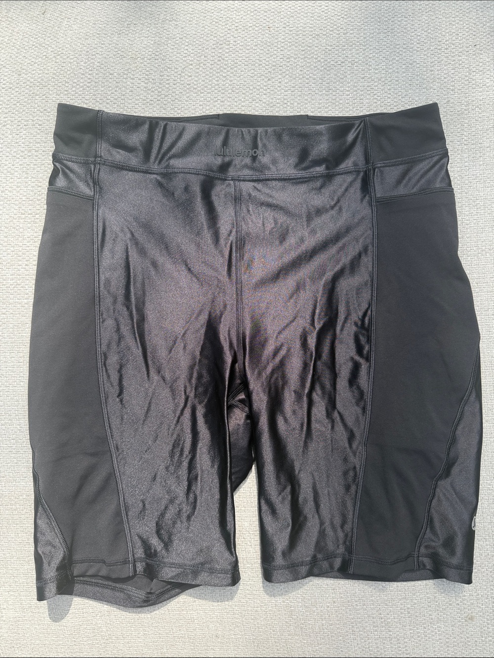 lululemon Satin Shine Panelled High Rise Short 8” - 10